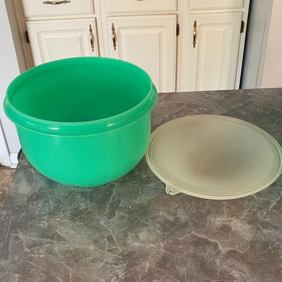 Tupperware Vintage Jade Lettuce Keeper & Vegetable Crisper Or Bread Keeper - Picture 7 of 11